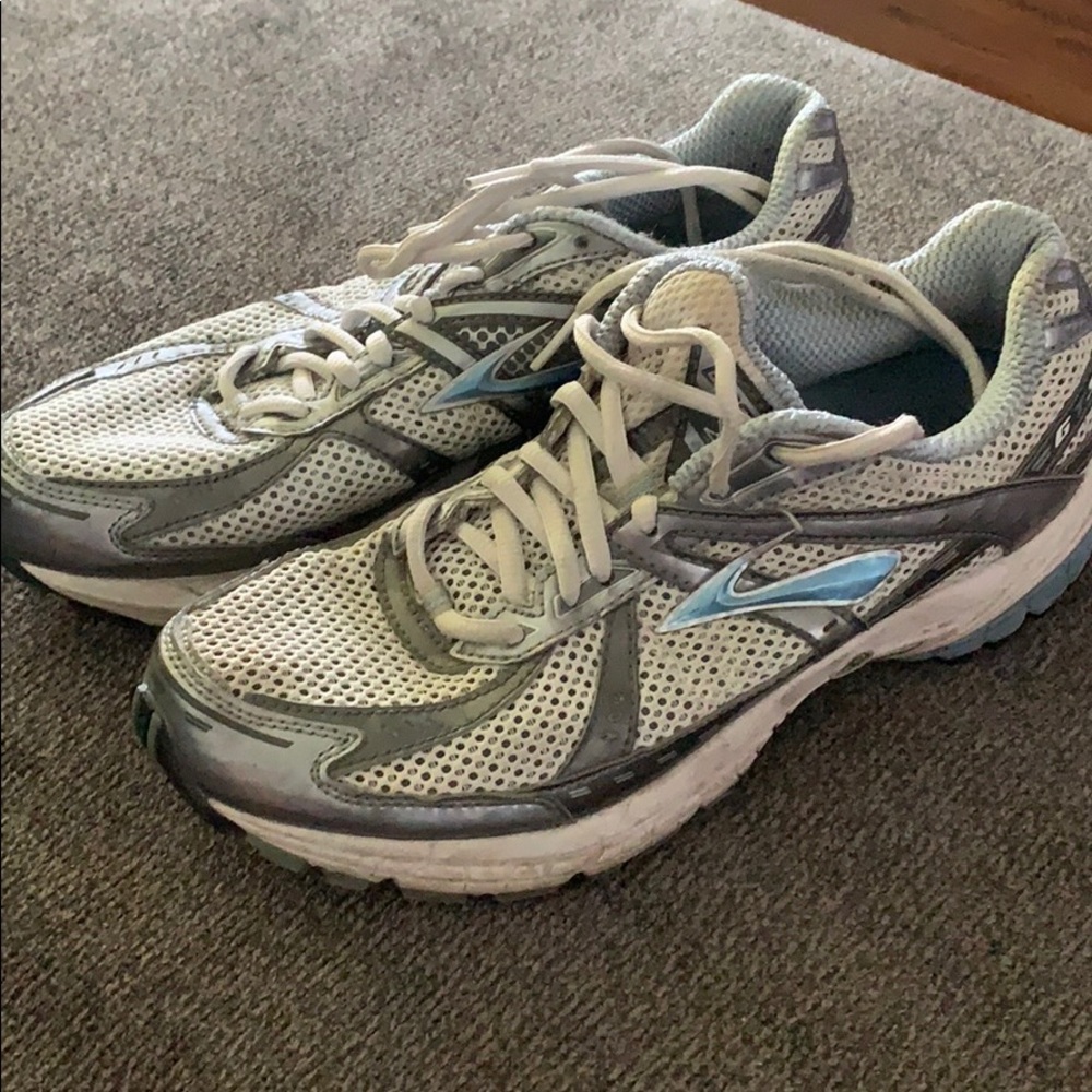 Women’s Running Shoes